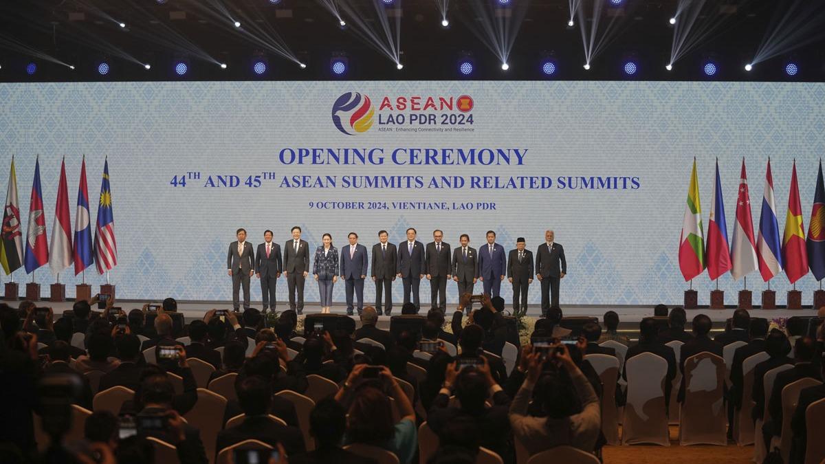 ASEAN liderleri, Myanmar'daki atma ve Gney in Denizi'nde gerilim gndemiyle topland