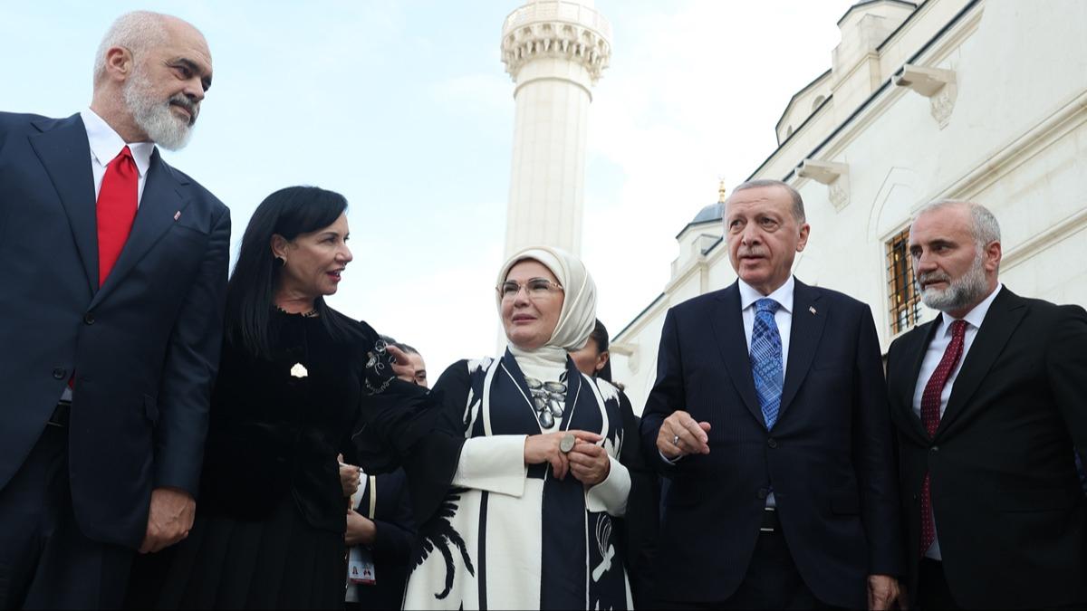 Emine Erdoan: Aln gerekletirdiimiz Namazgah Cami'sinin hayrl olmasn diliyorum