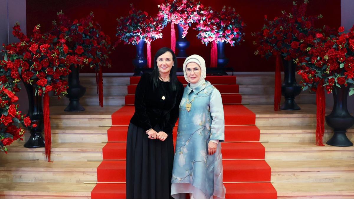 Emine Erdoan, Arnavutluk'ta Ulusal Opera ve Bale Tiyatrosu ile Tugaylar Saray'n ziyaret etti