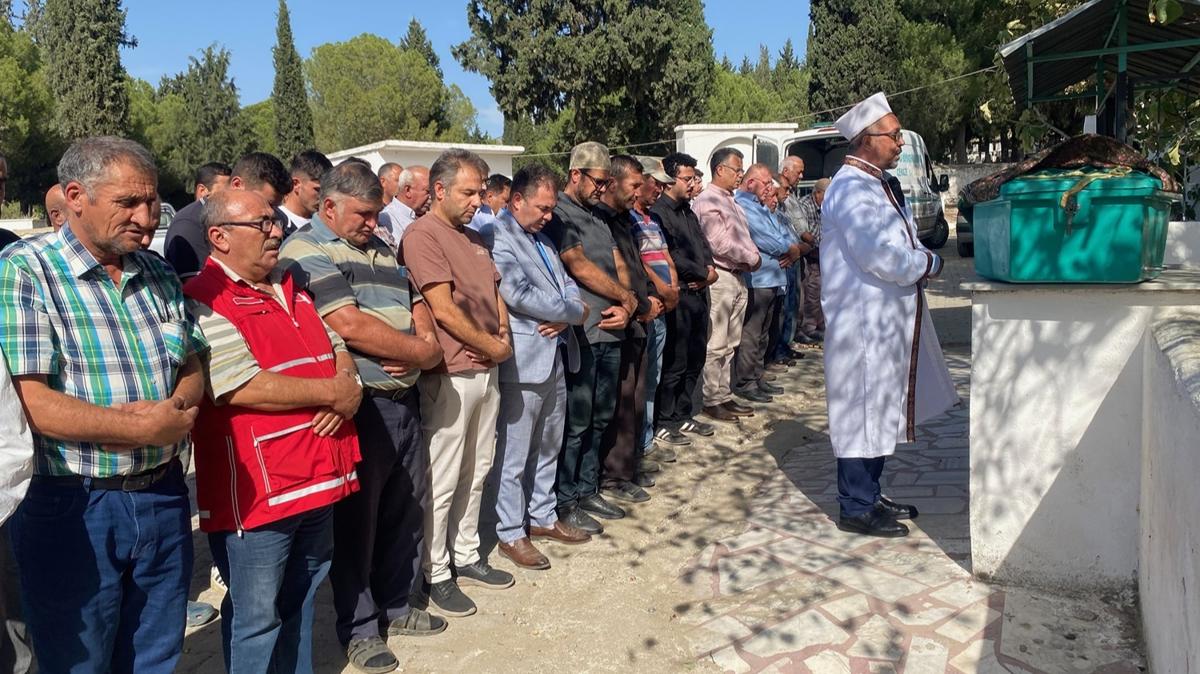 Pelin Karaca Manisa'da topraa verildi