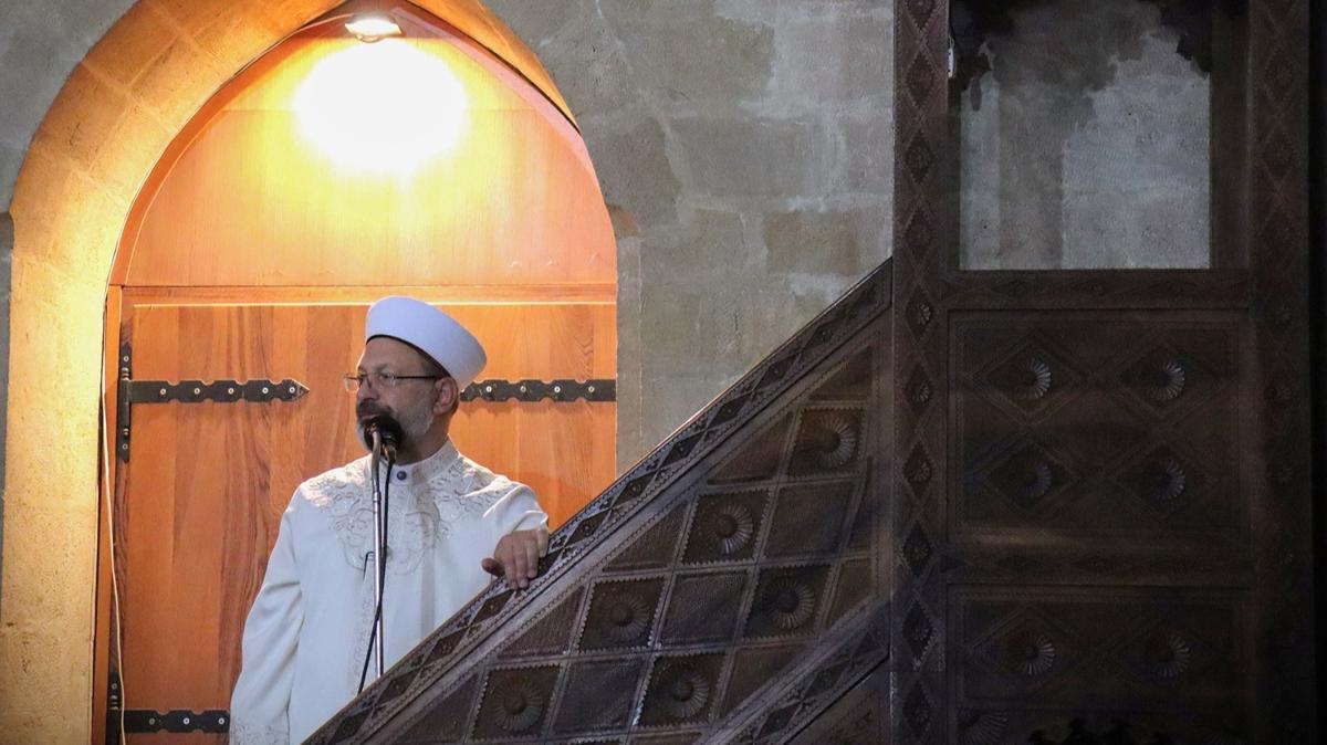 Diyanet leri Bakan Erba, Belgrad'da hutbe irat etti