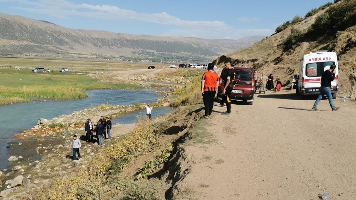 Bitlis'te ac olay: Glete giren baba ve olu bouldu