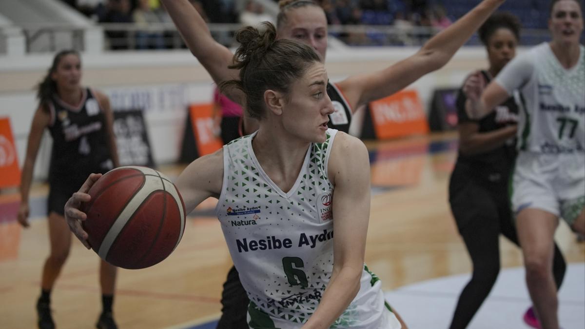 Nesibe Aydn deplasmanda galip