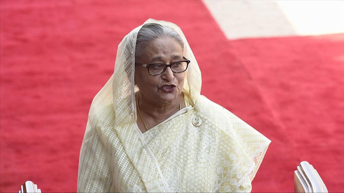 Banglade, Hindistan'a giden eski Babakan Hasina'nn iadesi iin Interpol'den yardm isteyecek