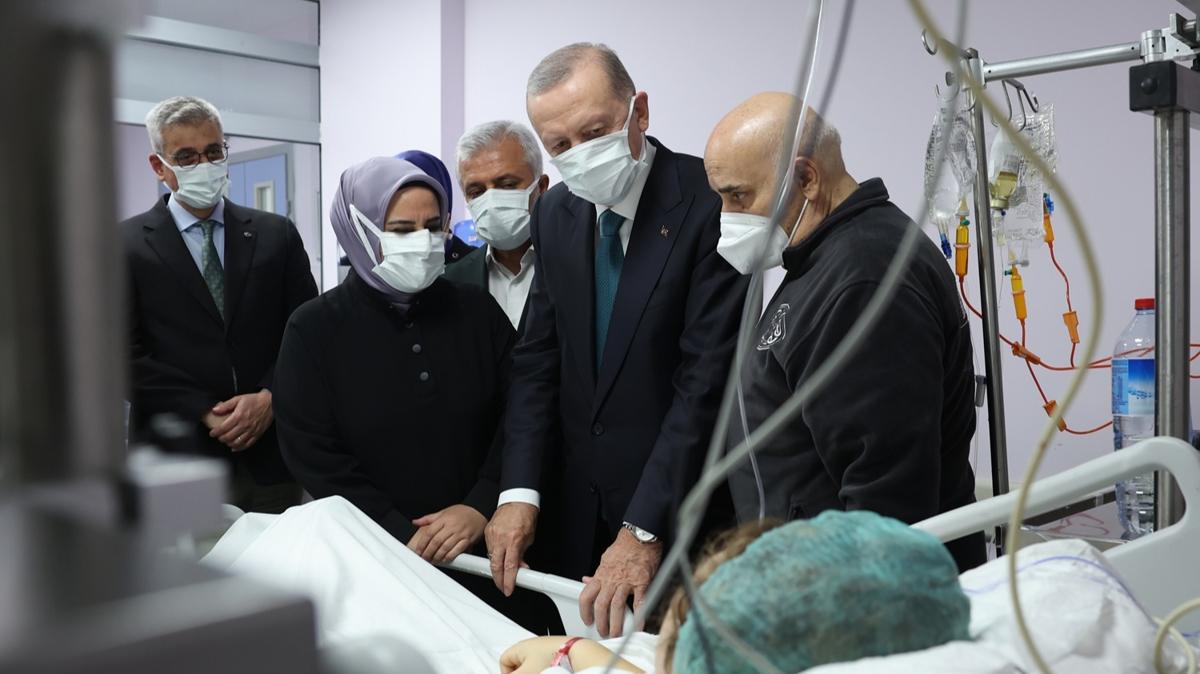 Cumhurbakan Erdoan, AK Parti Ankara Genlik Kollar Bakan Yardmcs Ayenur Gk' hastanede ziyaret etti 