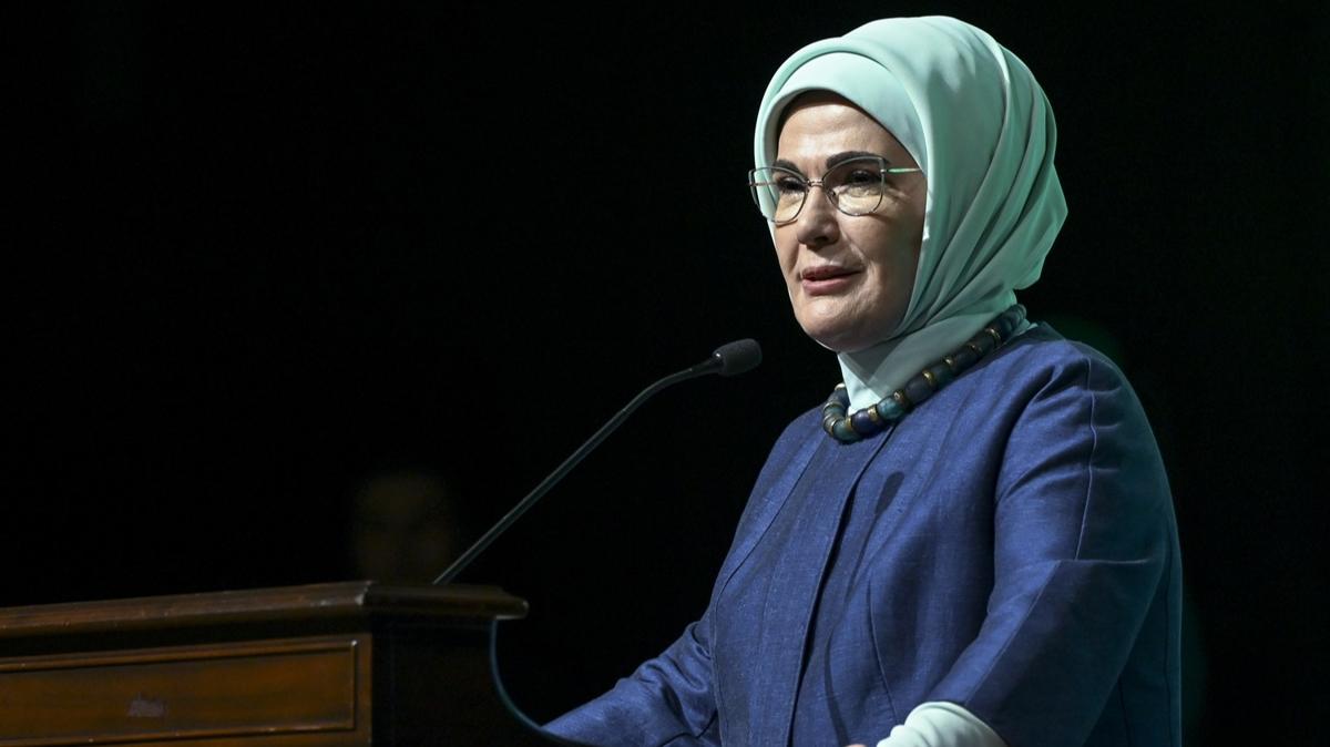 Emine Erdoan: El birliiyle ekelim, el birliiyle toplayalm