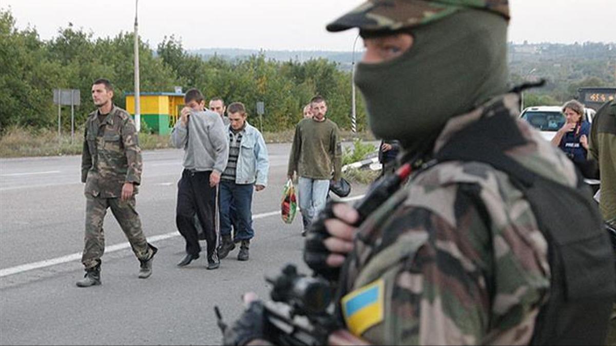 Ukrayna'da elence mekanlarna 'askerlik' baskn: ok sayda erkek gzaltna alnd