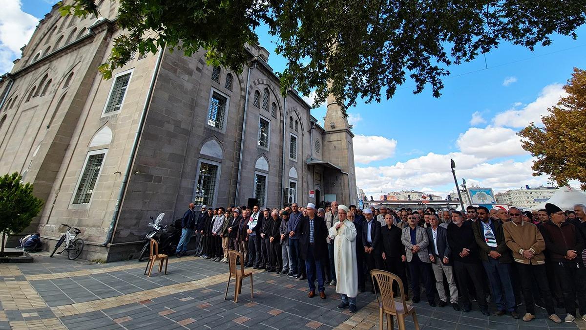 ehit Yahya Sinvar iin gyabi cenaze namaz