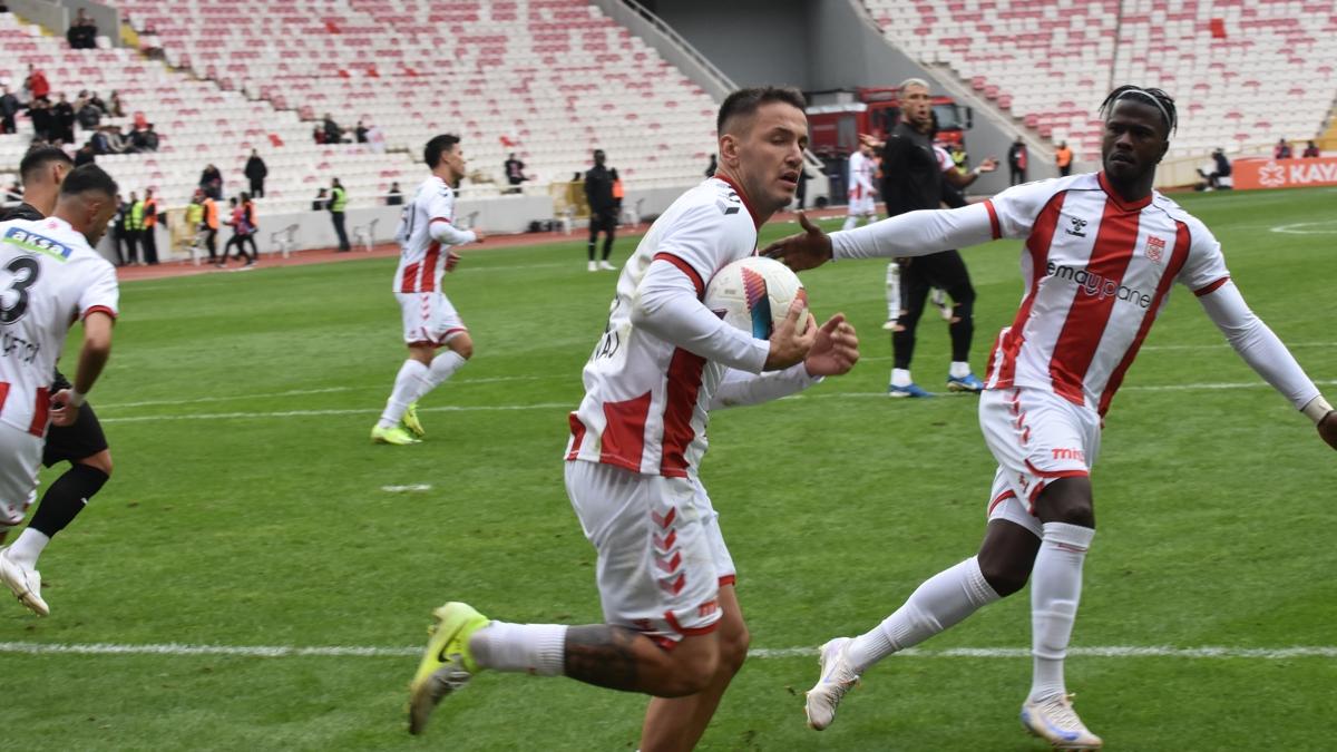 5 goll mata kazanan Sivasspor