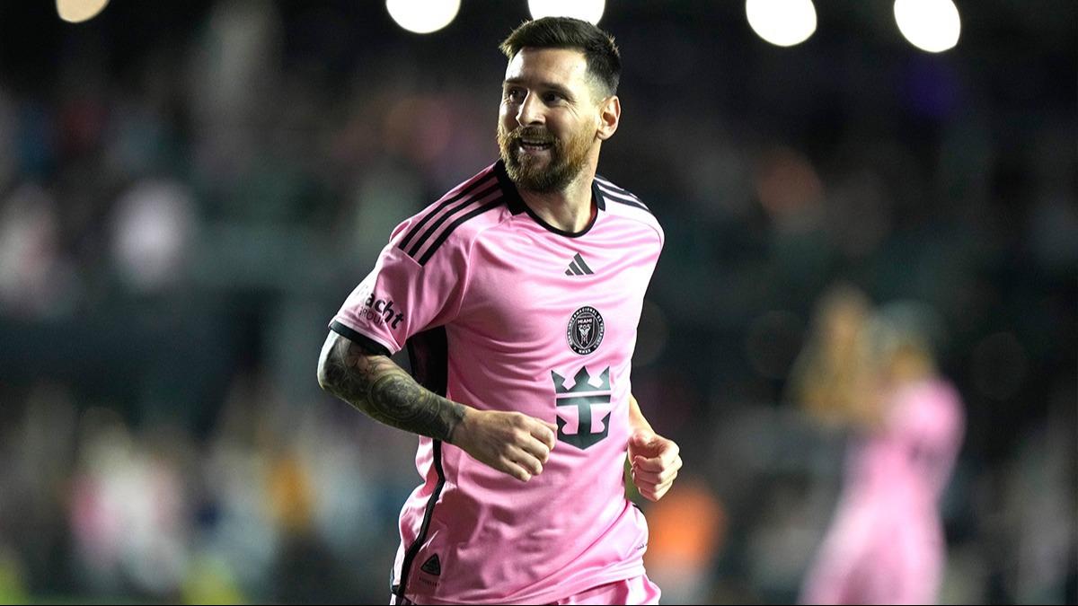 MLS'te tarihi gece! Messi 11 dakikada hat-trick yapt 