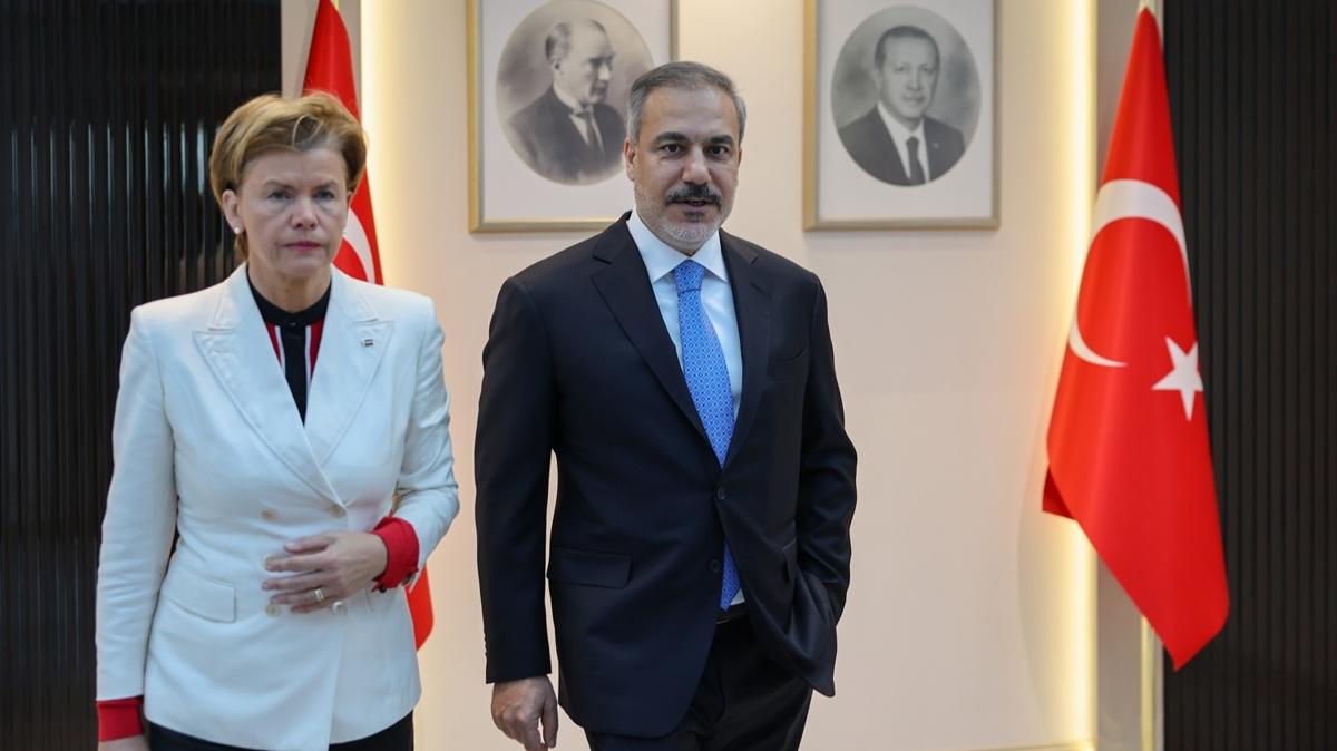 Bakan Fidan'dan Letonya'ya FET ars