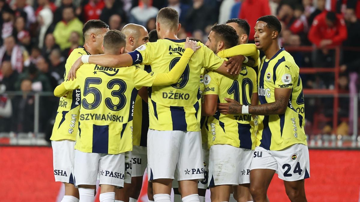 Fenerbahe yarn sahasnda Manchester United' konuk edecek