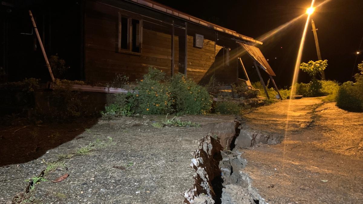 Rize'de heyelan riski! 2 ev tedbir amal tahliye edildi