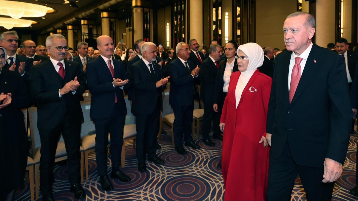 Emine Erdoan'dan 29 Ekim paylam: Cumhuriyetimizi, birlik ve beraberlik iinde ilelebet yaatmay diliyorum