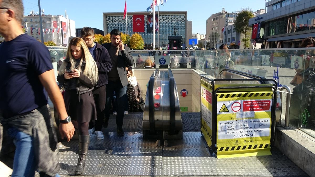 Taksim'de asansr ve yryen merdiven ilesi