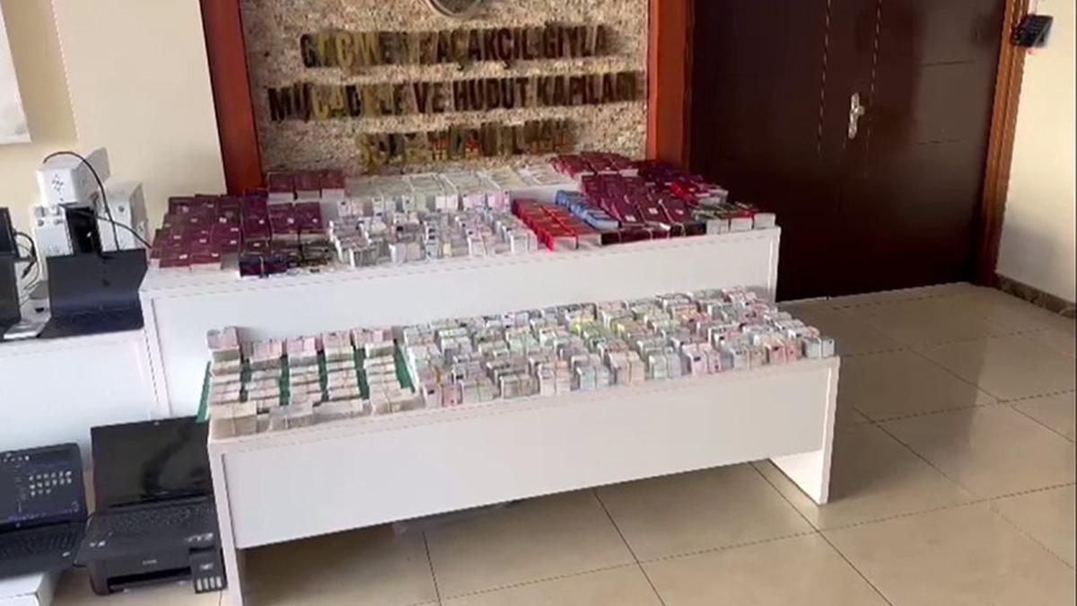 Sahte pasaport ebekesi kertildi