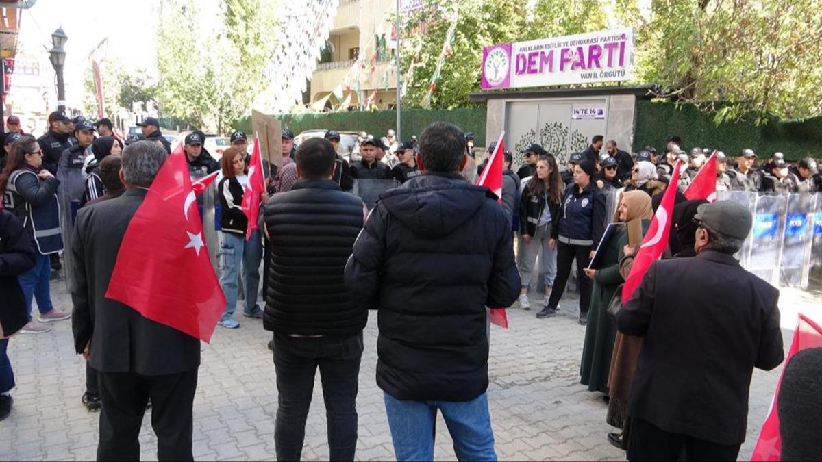 DEM'den terre anak tutan skandal! Anneleri evlat nbetinden vazgeirmeye alyorlar