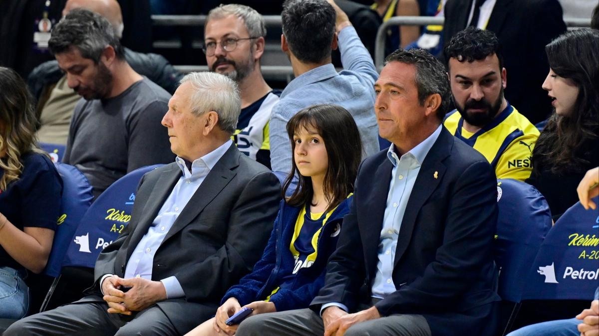 Ali Ko ile Aziz Yldrm Fenerbahe Beko man birlikte izledi