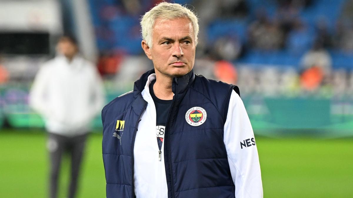 Jose Mourinho'dan bir paylam daha: Sar formalya yaplnca sadece sar kart