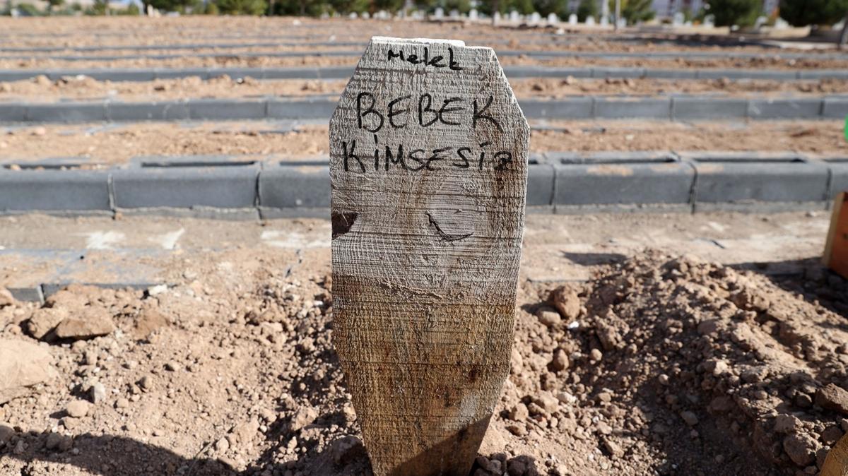 Arazide cesedi bulunmutu... Melek bebek defnedildi 