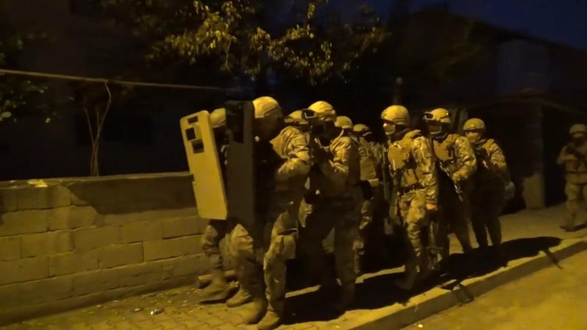 Organize su rgtne 200 polisle dev operasyon! 15 pheli gzaltna alnd