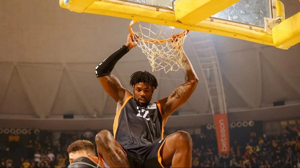 Galatasaray manda inanlmaz performans! Jordan Walker'dan 3 dakikada 19 say 