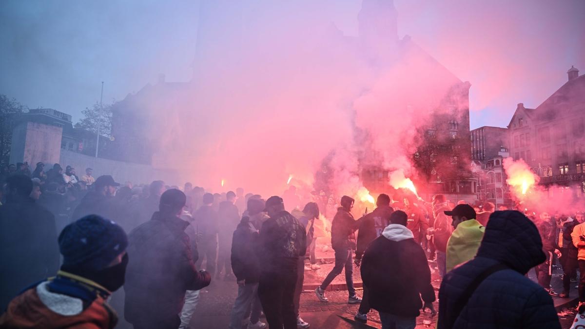 Amsterdam Belediye Meclis yesi: Olaylar srailli taraftarlarn taknlklar ve Filistin destekilerine saldrmas sebebiyle balad