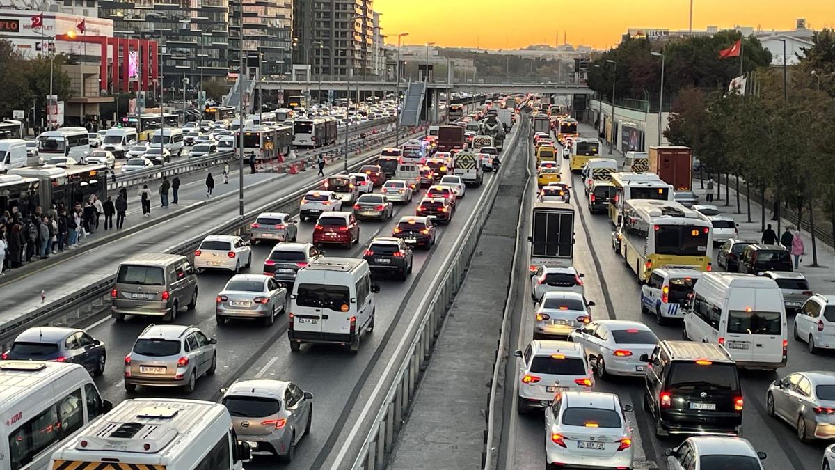 stanbul'da trafik durma noktasna geldi