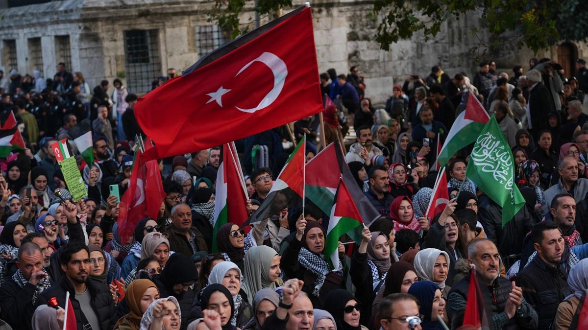 stanbul'da yzlerce kii 'Filistin' iin tek yrek oldu: Mazlumlar iin hemen imdi harekete gein