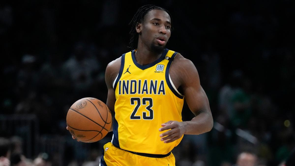 Indiana Pacers'ta iki sakatlk oku birden