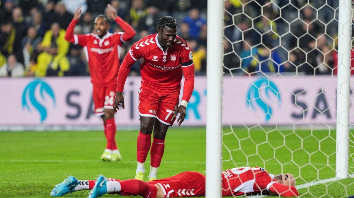 Sivasspor'un serisine Fenerbahe engeli