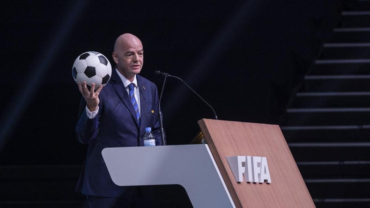 FIFA'dan yeni sistem! Teknik direktrlere itiraz hakk geliyor