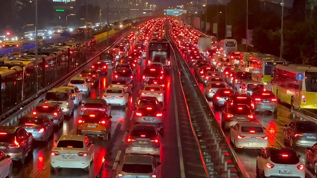 stanbul'da trafik younluu yzde 90'a ulat 