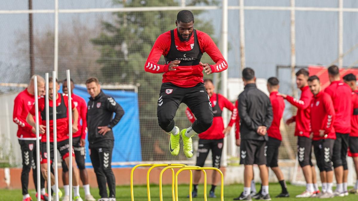 Samsunspor bugn ift antrenman yapt, 4 gnlk izine kt