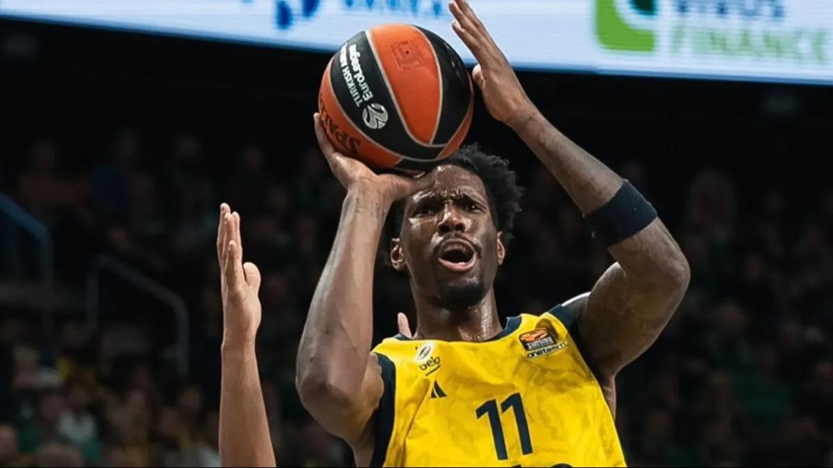 Fenerbahe, EuroLeague'de seriyi srdrd