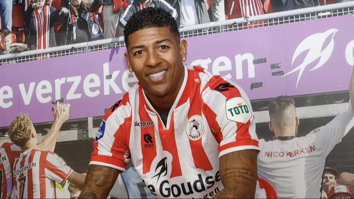 Patrick van Aanholt: Aklmn bir kesinde futbolu brakmak vard