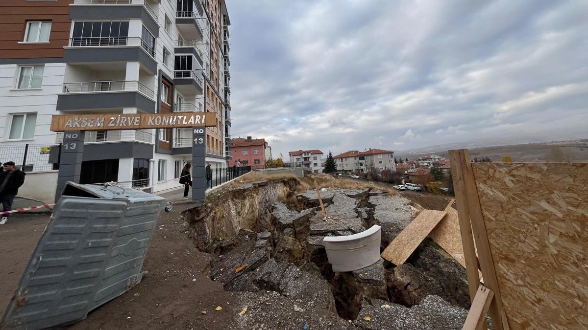 Ankara'da toprak kaymas! 10 katl bina tahliye edildi                               