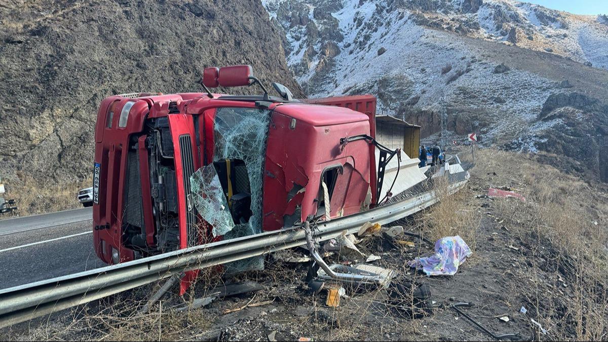 Ar'da pe pee trafik kazas: 4 yaral