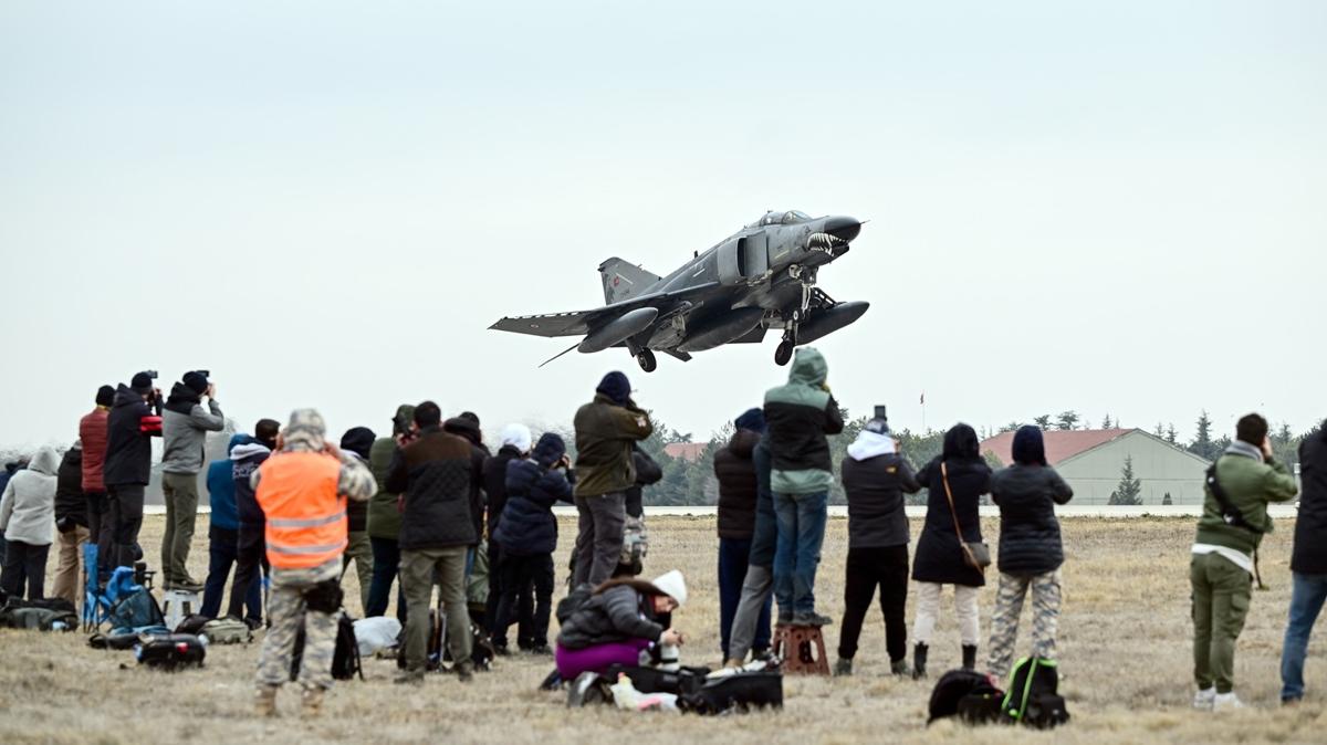 ''F-4E Phantom'' uaklarnn Hava Kuvvetleri envanterine giriinin 50. yl etkinlii yapld 