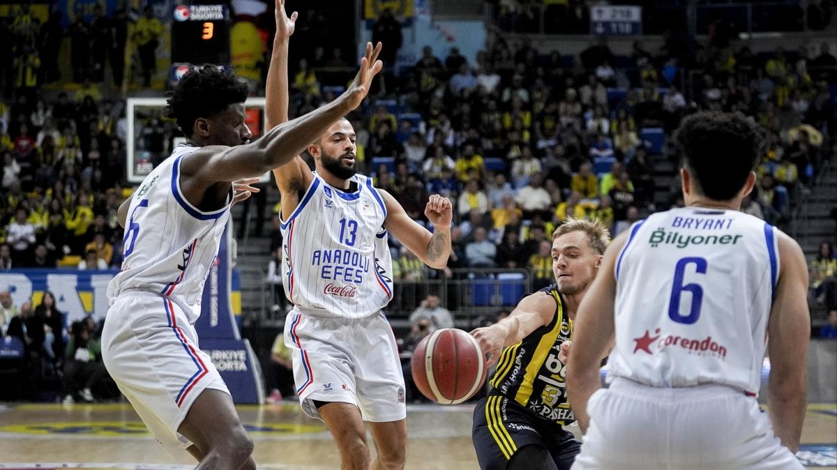 Anadolu Efes'in THY Avrupa Ligi'ndeki konuu Paris Basketbol