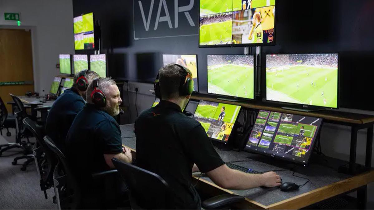 Fenerbahe ve Galatasaray'n VAR hakemleri belli oldu