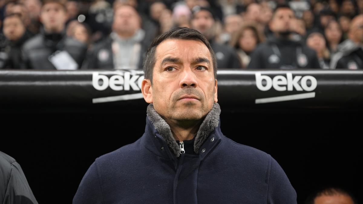 Giovanni van Bronckhorst ma sonu konutu: Zirveden uzak kaldk