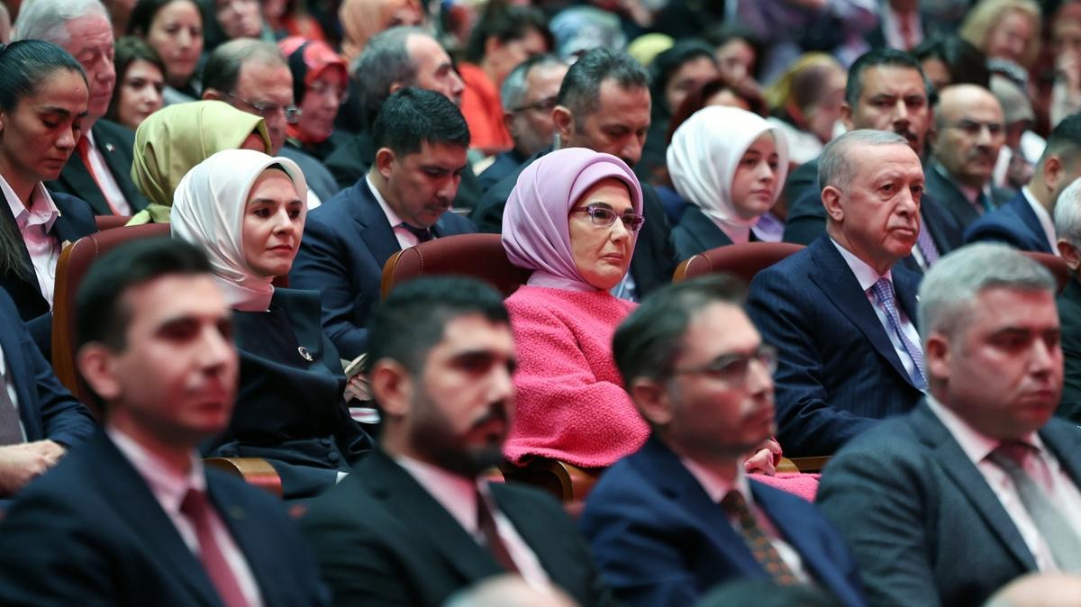 Emine Erdoan: ocuklarmza iddetsiz bir dnya brakabilmeyi temenni ediyorum