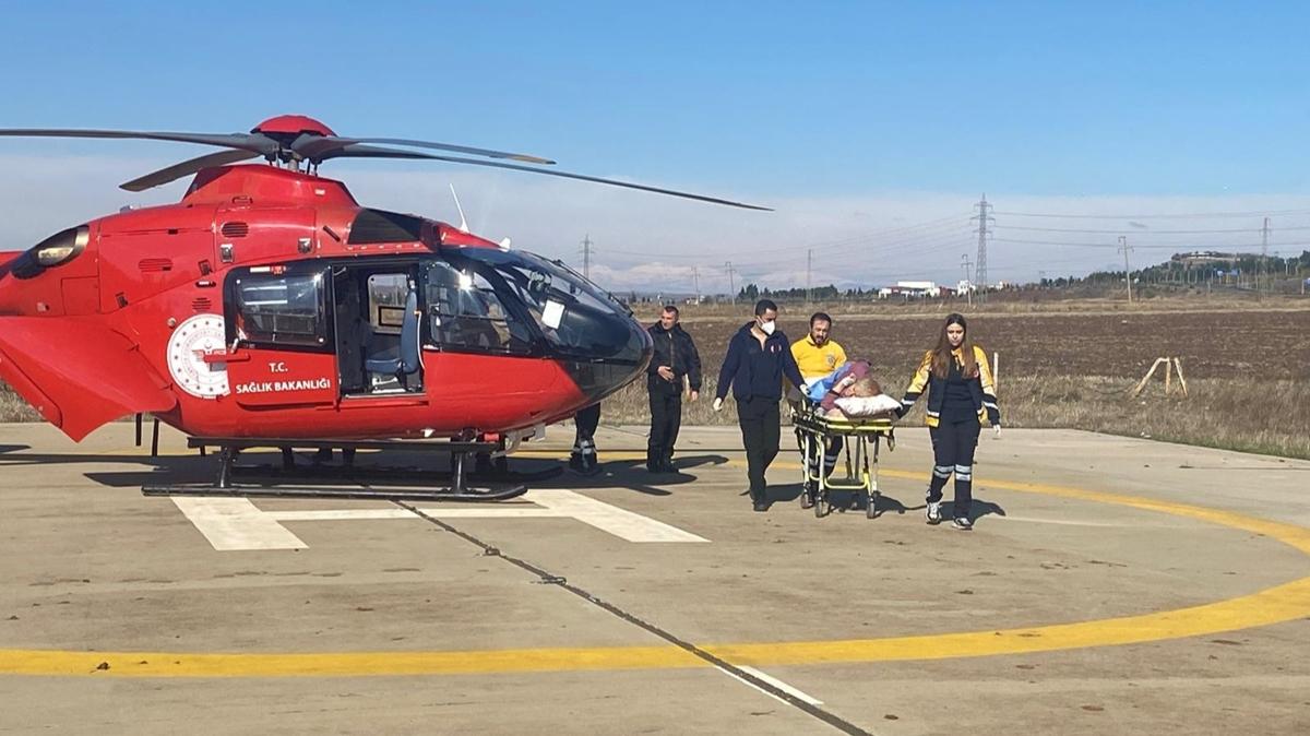 Diyarbakr'da 71 yandaki kadn ambulans helikopterle hastaneye ulatrld 