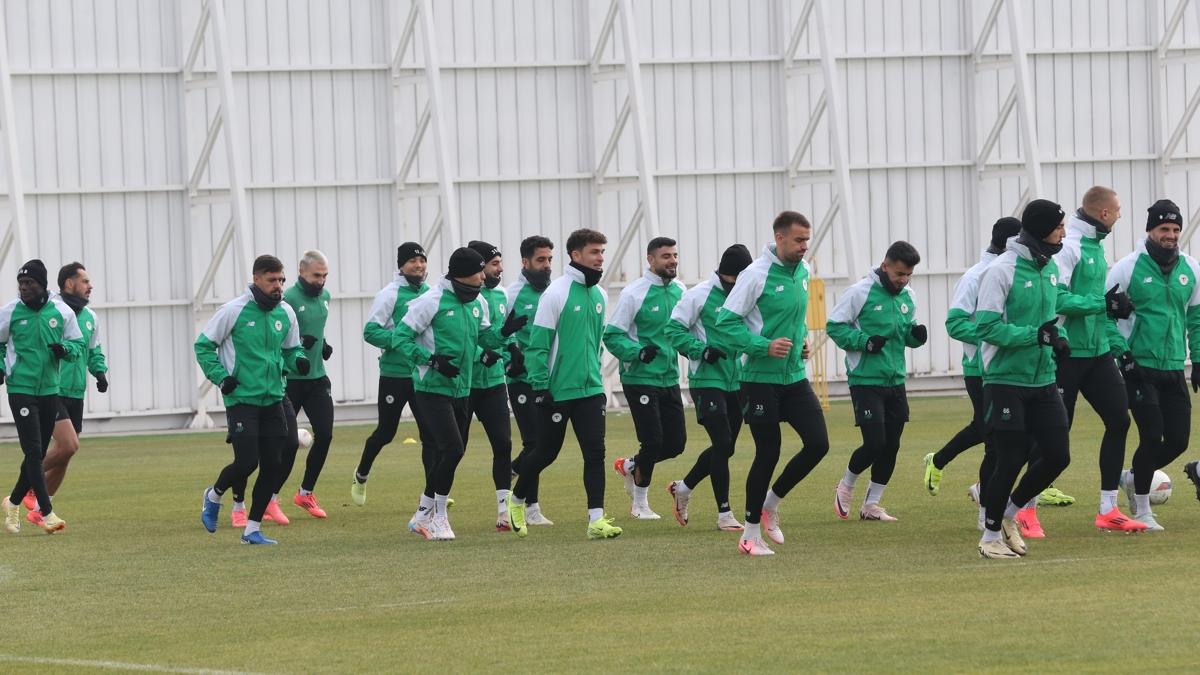 Konyaspor, Adana Demirspor mesaisinde