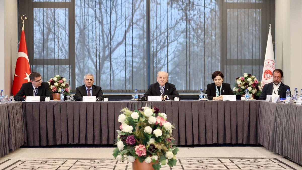 Bakanlk 'Mimarlk ve Mhendislik Hizmetlerinde Uzmanlk altay' dzenledi                          