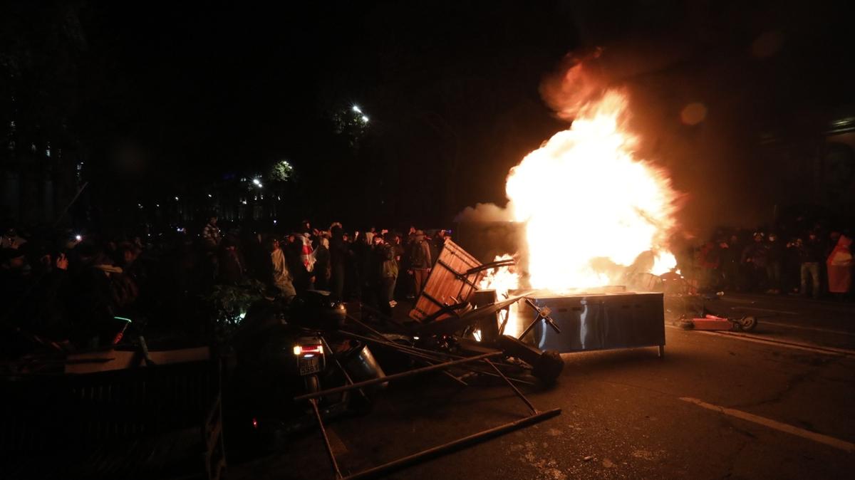 Grcistan'da sular durulmuyor! Gstericilere polis mdahalesi