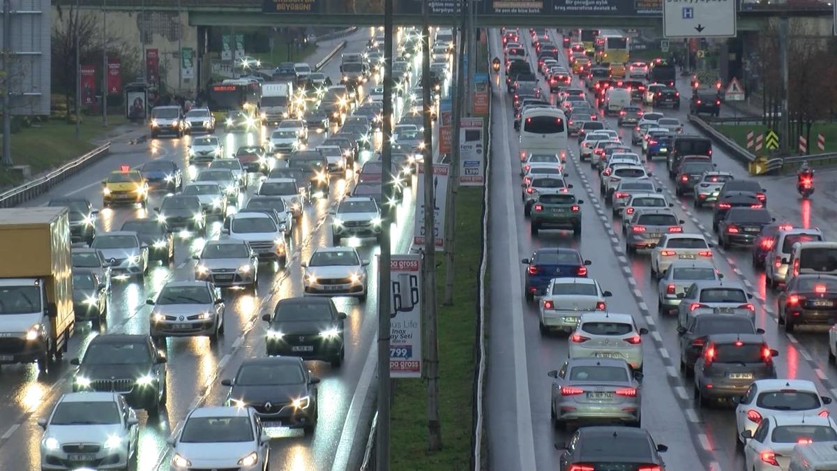 stanbul'da toplu tama ilesi! Vatandalar zor anlar yaad