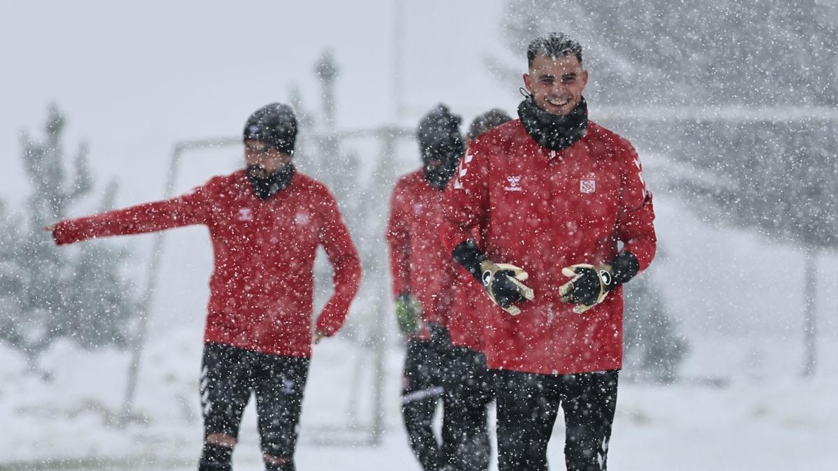 Sivasspor antrenmanna kar engeli