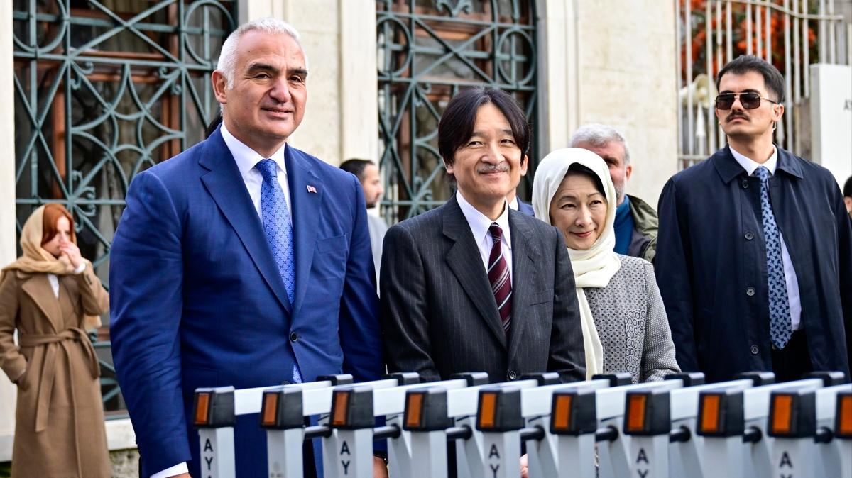 Japonya Veliaht Prensi Fumihito ve Prensesi Kiko, Ayasofya-i Kebir Cami-i erifi'ni ziyaret etti